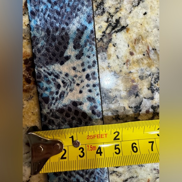 Guess women’s belt - Picture 7 of 8